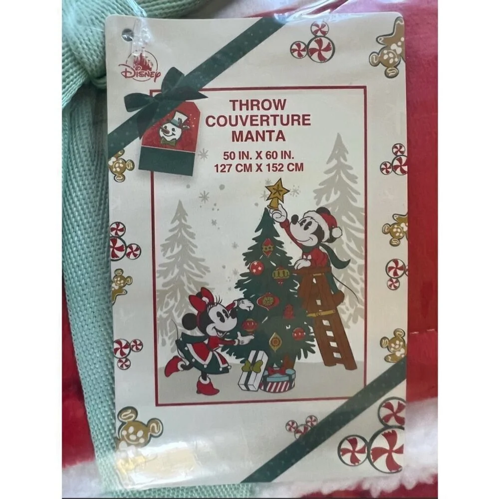 2022 Disney Parks Mickey Mouse Christmas Holiday Cozy Fleece Blanket Throw